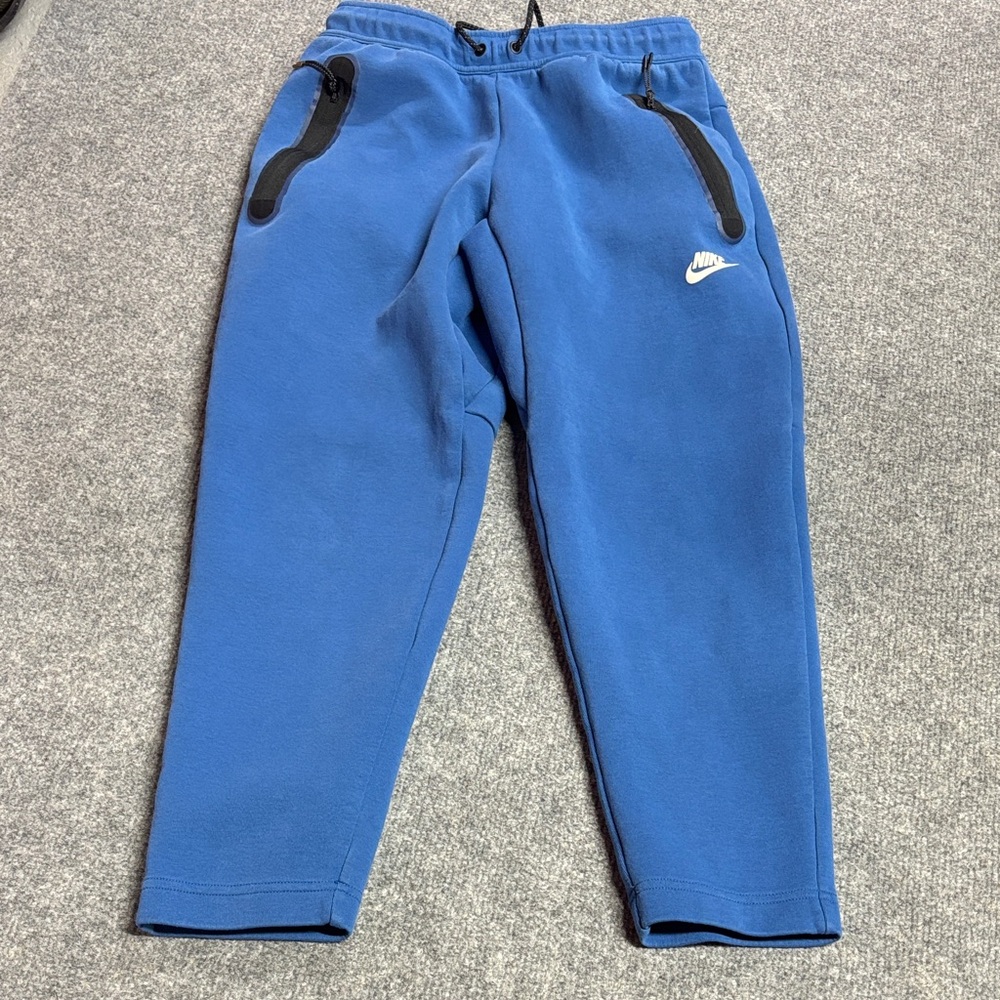 Nike men’s small tech fleece